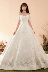 Luxurious Off-Shoulder Satin Ball Gown Wedding Dress with Exquisite Lace Appliques