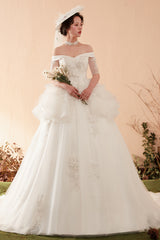 Exquisite Off-Shoulder Ball Gown Wedding Dress with Floral Lace Embellishments