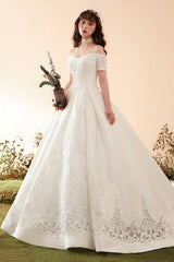 Luxurious Off-Shoulder Satin Ball Gown Wedding Dress with Exquisite Lace Appliques
